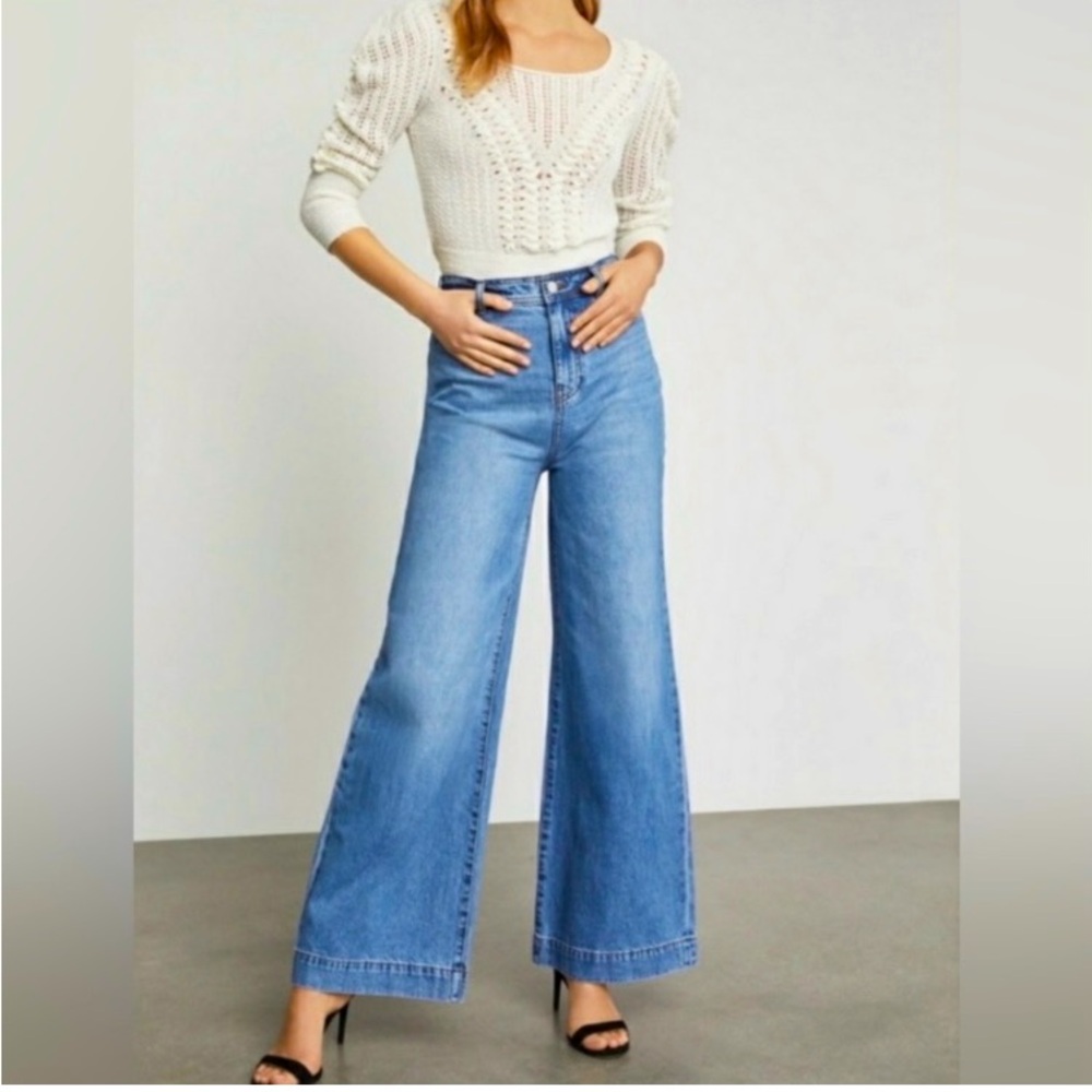 NWT BCBGMAXAZRIA Medium Wash Wide Leg & High Rise Jeans, Size 28